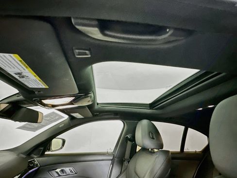 Used 2021 BMW 330i Sedan w/ M Sport Package RWD image 21
