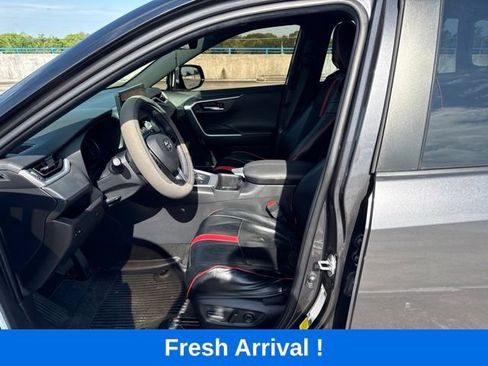 Used 2023 Toyota RAV4 XSE AWD/4WD image 2