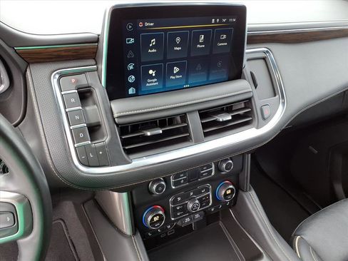 Used 2023 Chevrolet Suburban Premier image 23