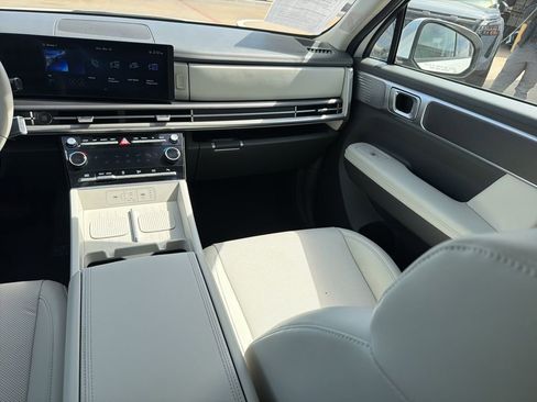 Used 2025 Hyundai Santa Fe SEL FWD image 19
