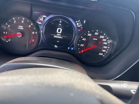 Used 2021 Chevrolet Camaro SS RWD image 12