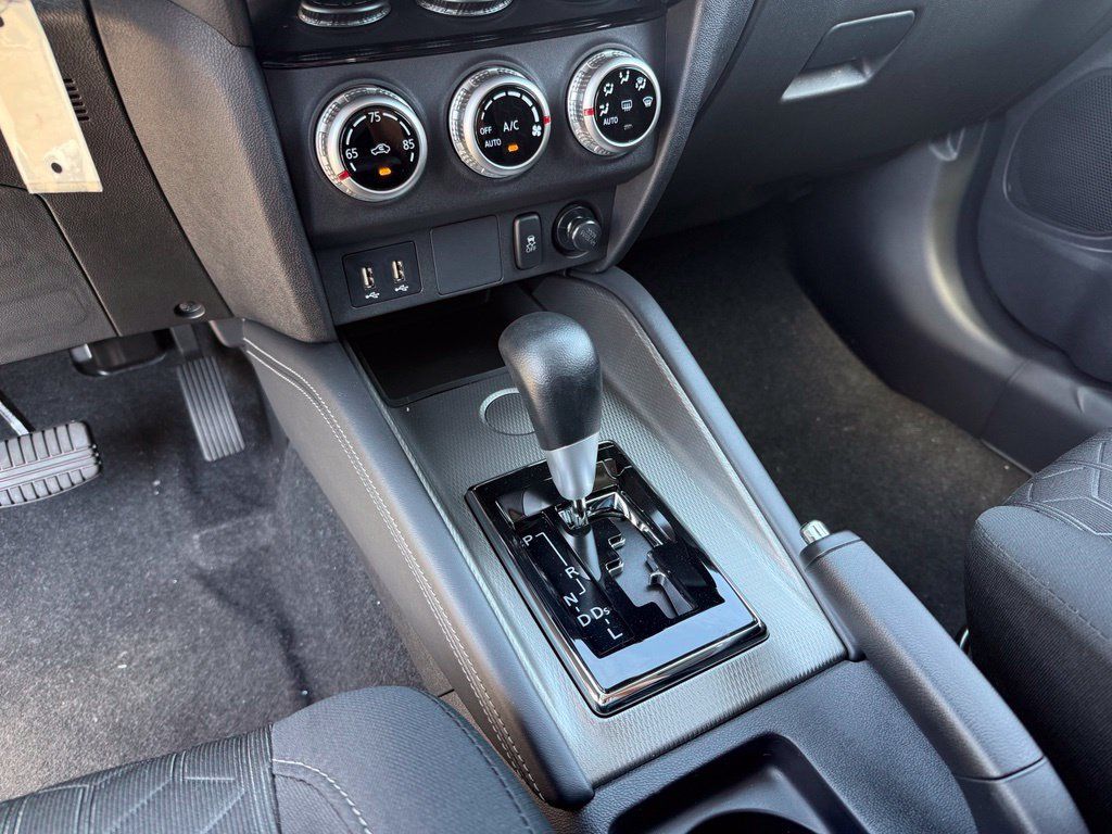 New 2027 Mitsubishi Outlander Sport ES FWD image 27