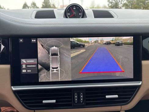 Used 2019 Porsche Cayenne image 15