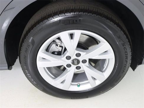 New 2025 Audi Q5 Premium image 9