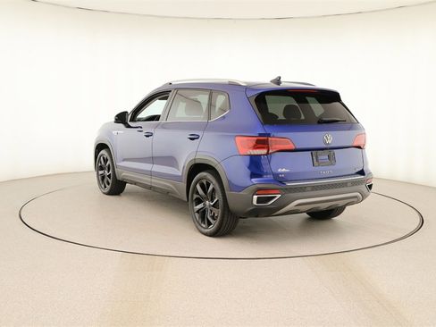 Used 2022 Volkswagen Taos SE image 4