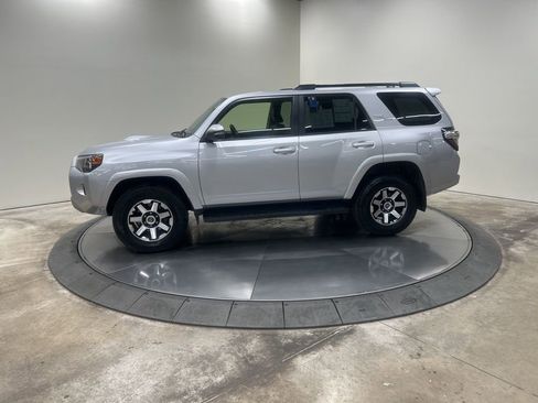 Used 2024 Toyota 4Runner TRD Off-Road Premium image 9