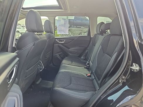 Used 2022 Subaru Forester Premium image 9