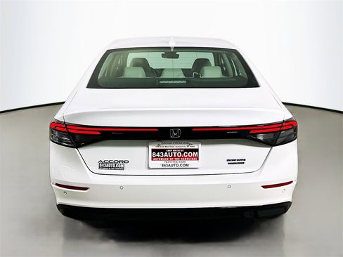 Used 2023 Honda Accord Touring image 6