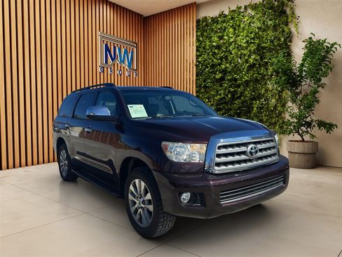 Used 2015 Toyota Sequoia Limited AWD/4WD image 1