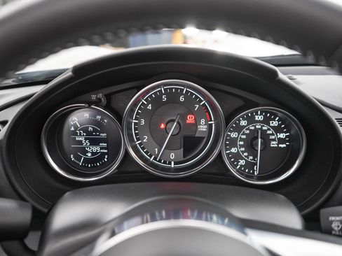 Used 2023 MAZDA MX-5 Miata Club w/ Appearance Package RWD image 20