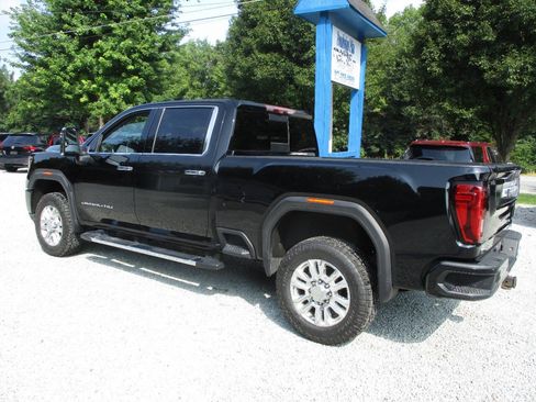 Used 2022 GMC Sierra 3500 Denali w/ Denali Ultimate Package AWD/4WD image 3