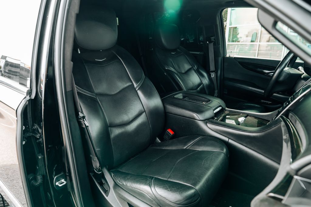 Used 2017 Cadillac Escalade Platinum AWD/4WD image 48
