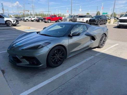 Used 2023 Chevrolet Corvette Stingray Premium Conv w/ Z51 Performance Package RWD image 3