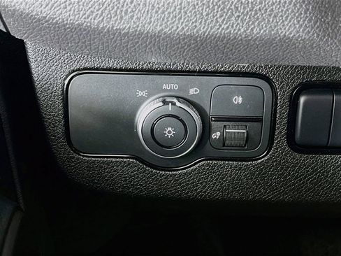 Used 2023 Mercedes-Benz Sprinter 2500 image 32