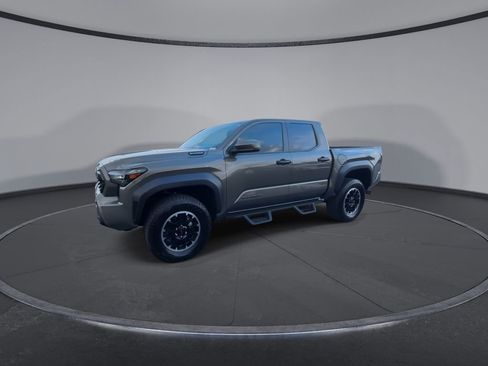 Used 2025 Toyota Tacoma TRD Off-Road AWD/4WD image 4