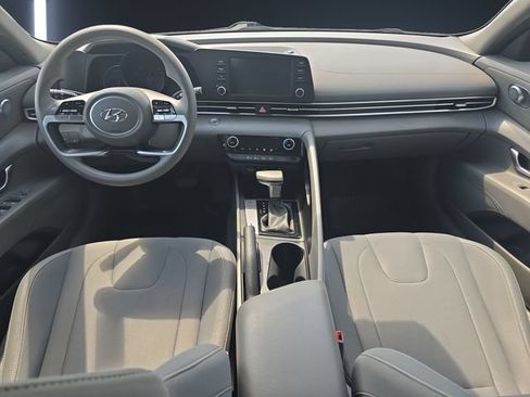 Used 2023 Hyundai Elantra SEL w/ Cargo Package FWD image 10