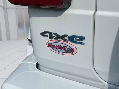 Used 2024 Jeep Wrangler High Altitude AWD/4WD image 13