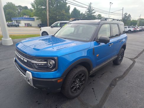 Used 2025 Ford Bronco Sport Badlands AWD/4WD image 2
