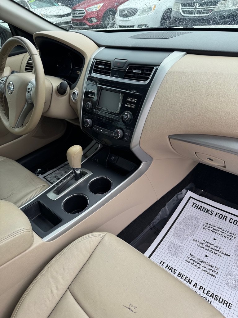Used 2015 Nissan Altima 2.5 SV FWD image 10