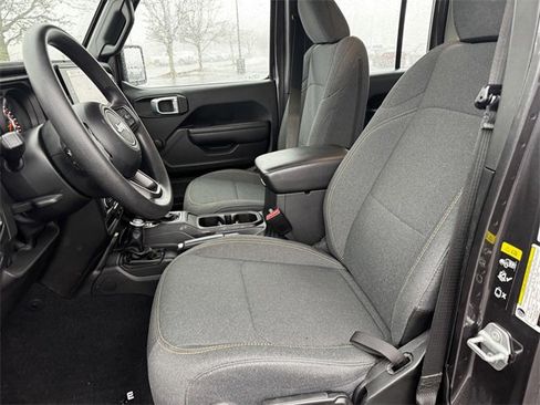 Used 2024 Jeep Gladiator Sport image 21