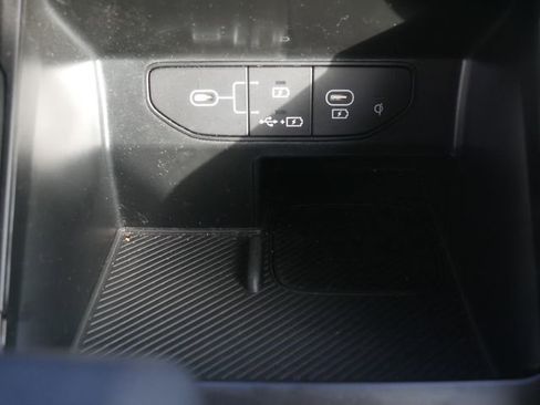 Used 2025 Kia Sorento S image 31