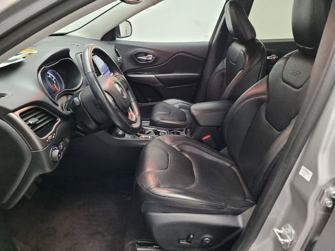 Used 2019 Jeep Cherokee Limited image 17