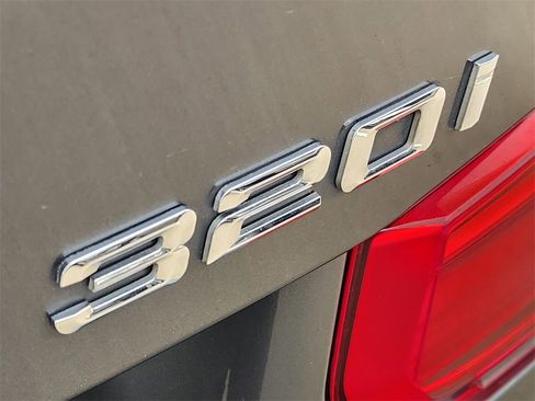 Used 2016 BMW 320i 320i image 12