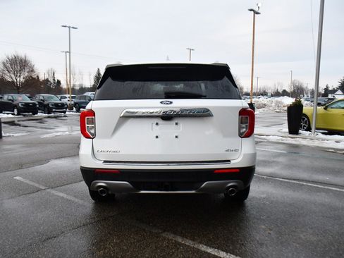 Used 2023 Ford Explorer Limited w/ Limited Technology Package image 5