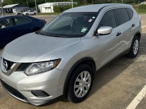 Used 2016 Nissan Rogue S image 1
