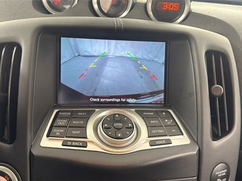 Used 2017 Nissan 370Z Touring image 21