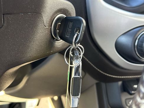 Used 2016 GMC Canyon SLT w/ Driver Alert Package image 31