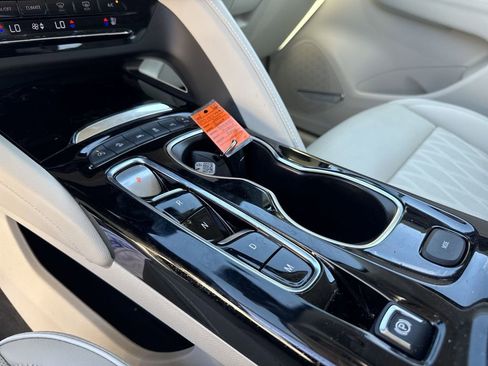 Used 2023 Buick Envision Avenir image 20