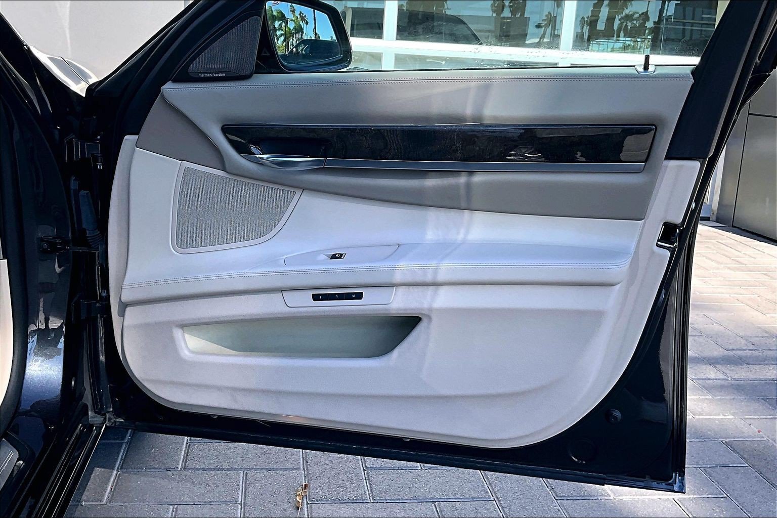 Used 2014 BMW 750i RWD image 24