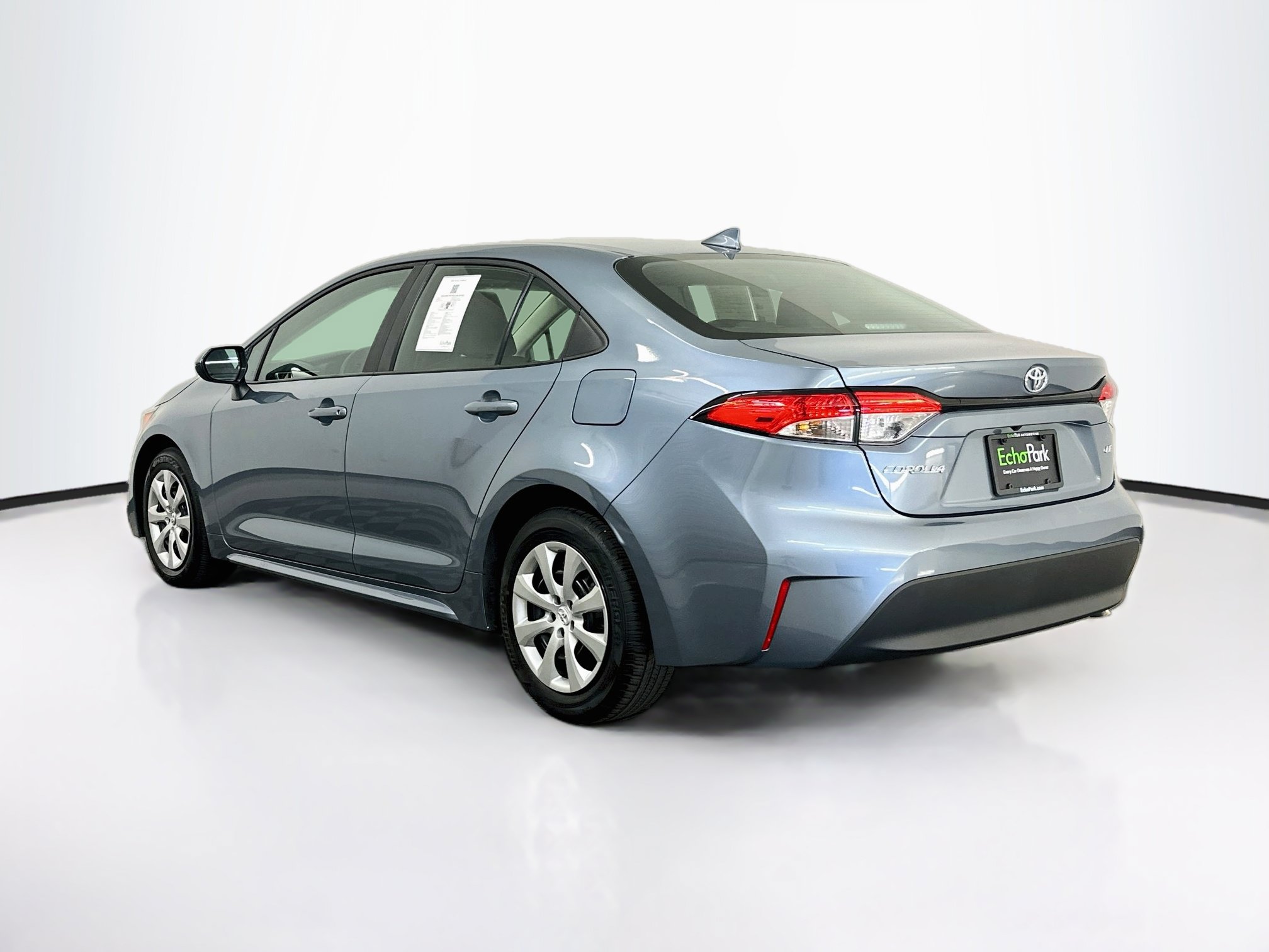 Used 2026 Toyota Corolla LE FWD image 5
