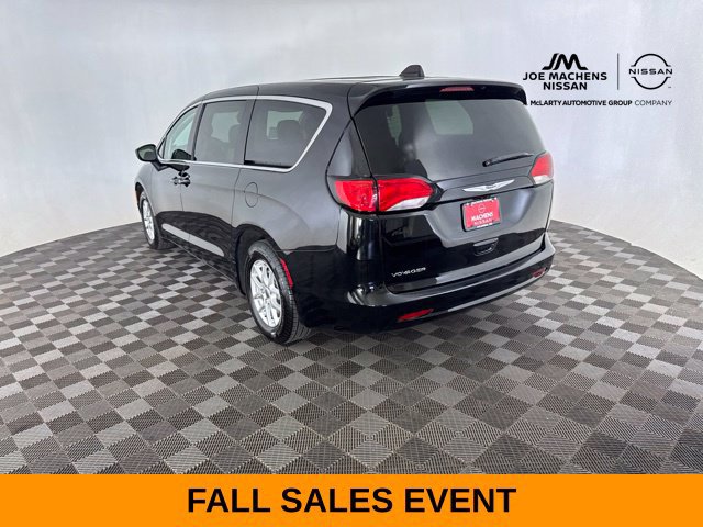 Used 2024 Chrysler Voyager LX FWD image 15