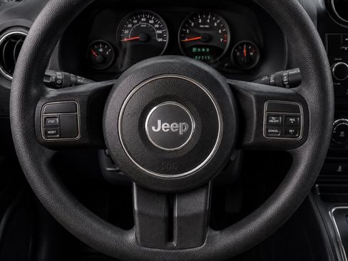 Used 2016 Jeep Compass Sport w/ Power Value Group FWD image 17