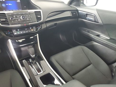 Used 2016 Honda Accord LX image 15