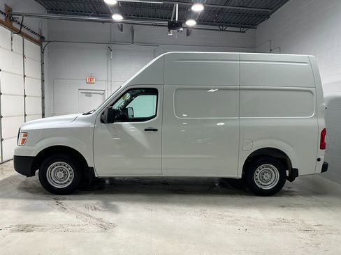 Used 2021 Nissan NV 2500 S image 15