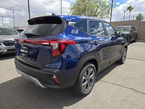 New 2026 Kia Seltos LX FWD image 3