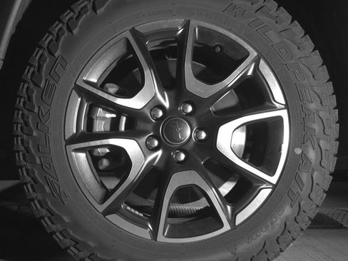 Used 2025 Jeep Compass Trailhawk image 12