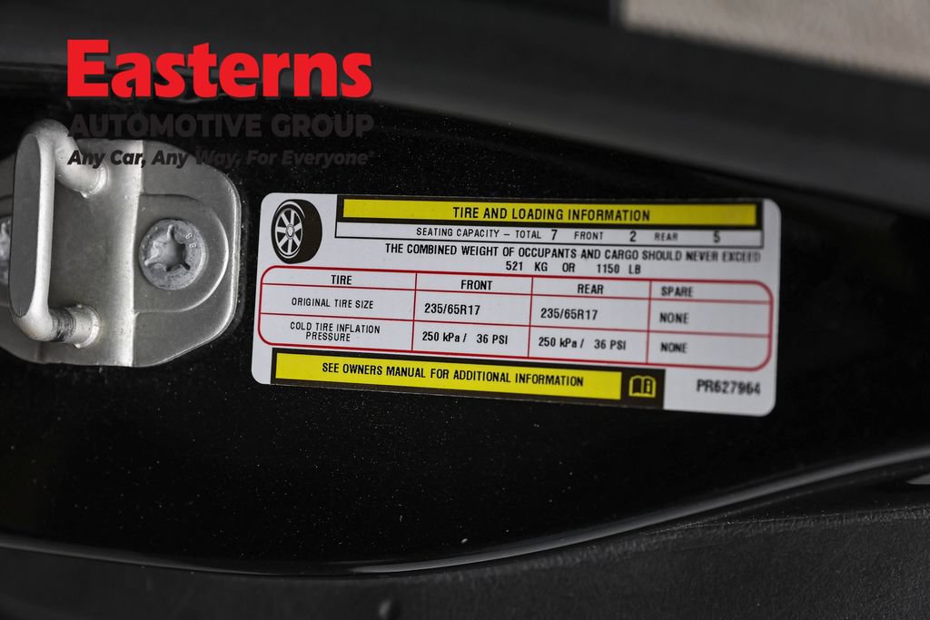 Used 2023 Chrysler Pacifica Touring-L FWD image 36