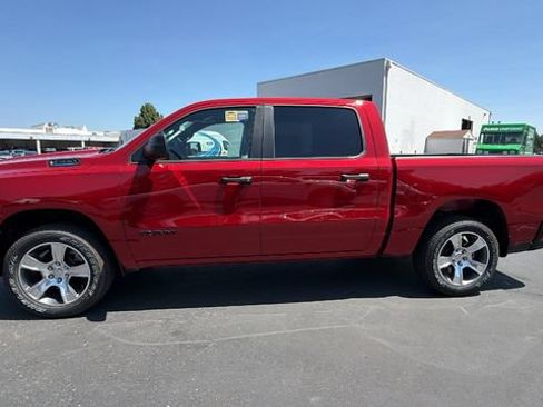 New 2026 RAM 1500 Express AWD/4WD image 7