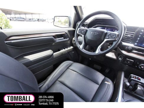 Used 2024 Chevrolet Silverado 1500 LT Trail Boss w/ Convenience Package II AWD/4WD image 9