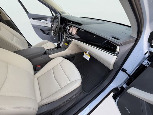 Used 2025 Cadillac XT6 Premium Luxury w/ LPO, Floor Liner Package image 35