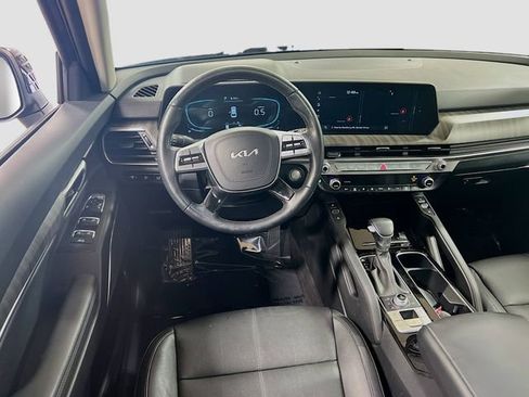 Used 2024 Kia Telluride EX w/ EX Captain's Chair Package image 24