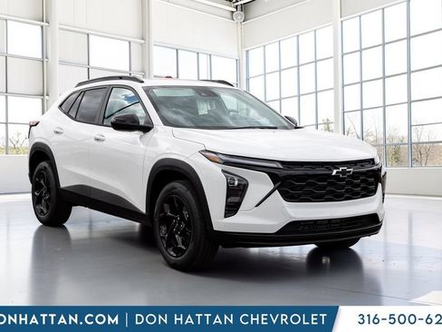 New 2026 Chevrolet Trax LT w/ Driver Confidence Package FWD image 24