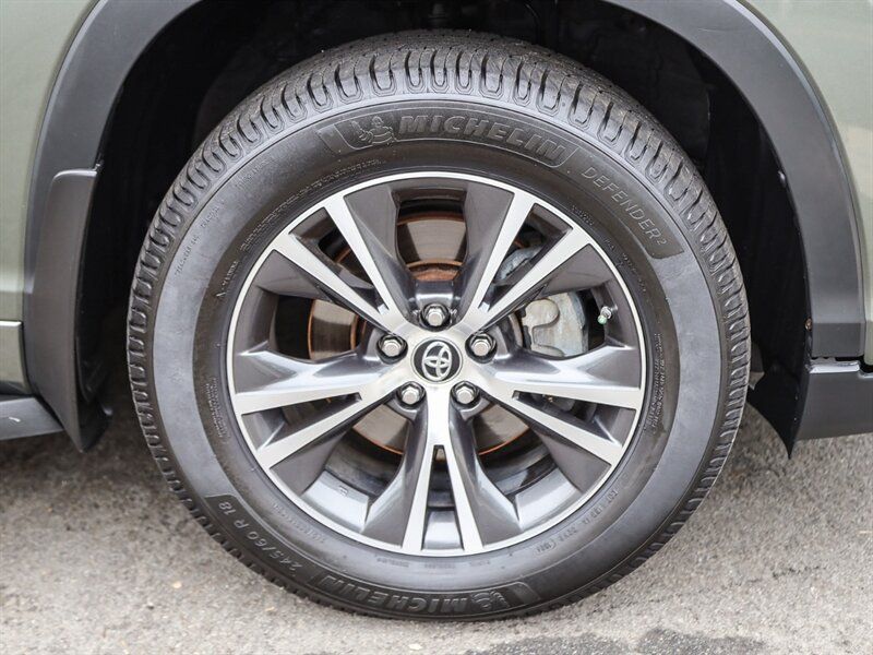 Used 2017 Toyota Highlander LE AWD/4WD image 12