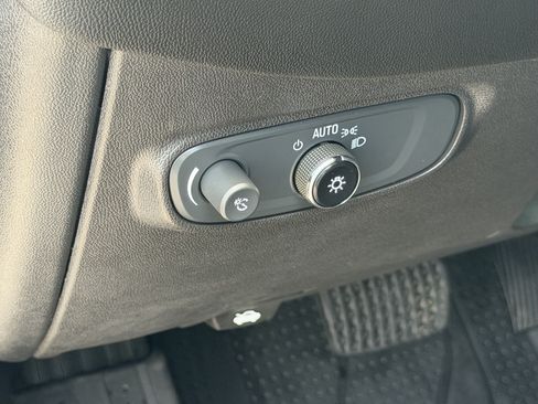 Used 2023 Chevrolet Equinox RS w/ LPO, Floor Liner Package FWD image 26