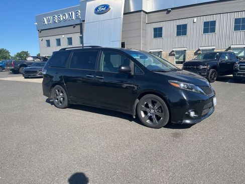 Used 2015 Toyota Sienna SE Premium FWD image 4