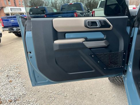 Used 2023 Ford Bronco Wildtrak image 11